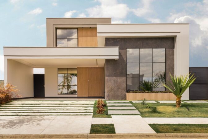 Maison cubique contemporaine avec toits plats