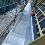 Longue corniche en zinc rénovée